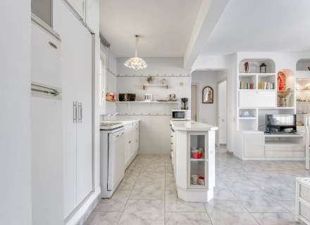 Tranquillité et vue sur la mer dans le quartier du Phare à Roses.4