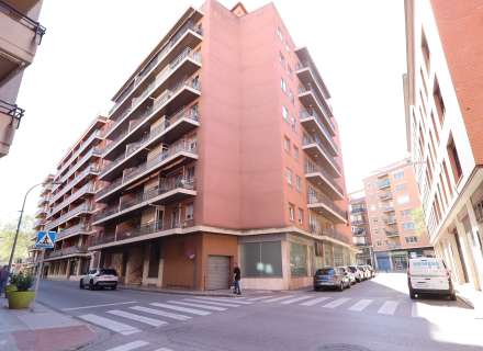 Ampli i lluminós pis amb balcó a la zona de Creu de la Mà22