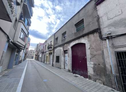 House with garden in the center of Figueres.1