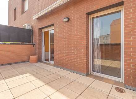 Busques un pis amb terrassa, llum natural i vistes a Figueres?31