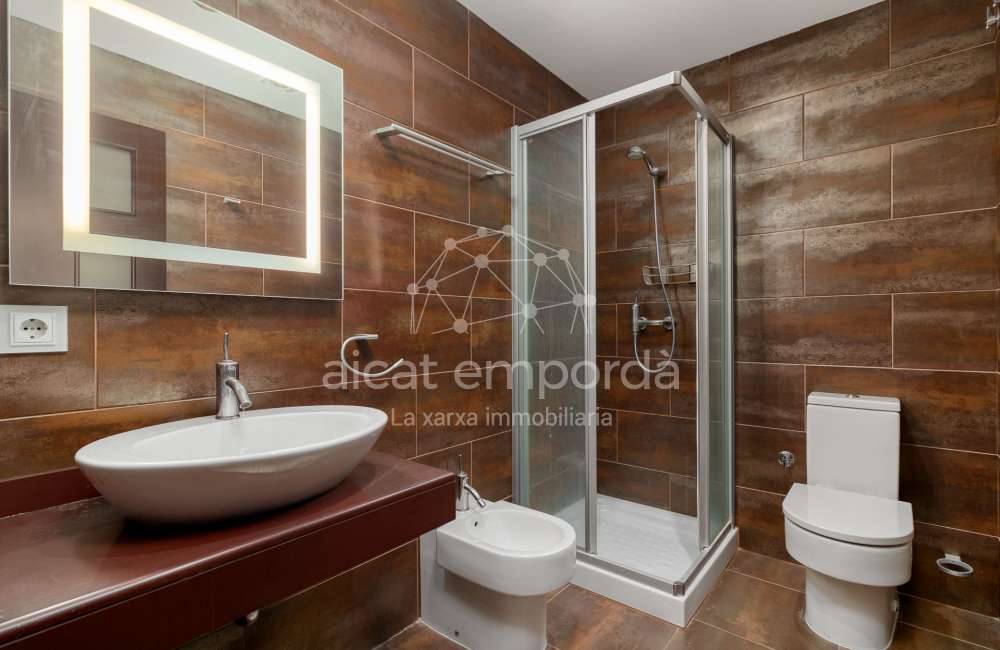 Magnífica casa moderna en Pau, ubicada en una zona tranquila y privada de la Costa Brava.45