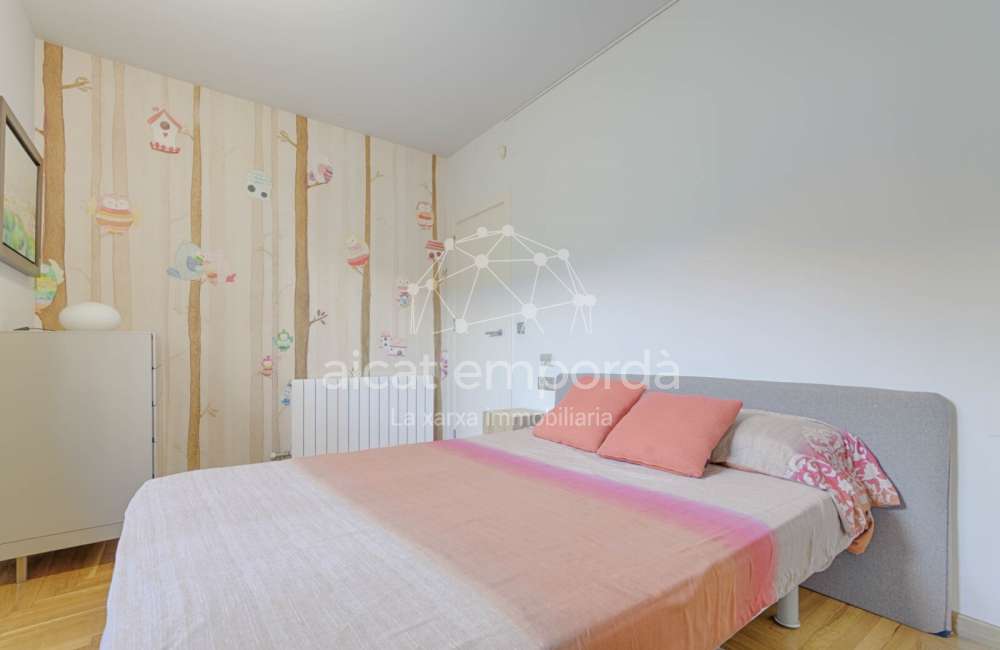 Casa de alto standing en La Jonquera: lujo entre montañas con piscina privada climatizada y vistas espectaculares38