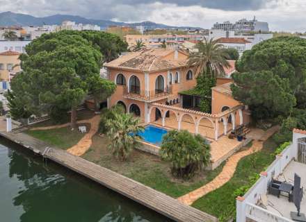 Casa exclusiva amb amarrador de 30 metres a Empuriabrava6