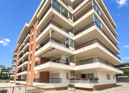 El teu racó vora el mar a Roses: terrassa amb vistes al canal i pàrquing privat38
