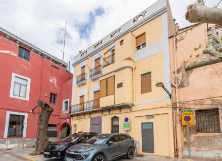 Venda d'EDIFICI COMPLET al centre de LA JONQUERA.0