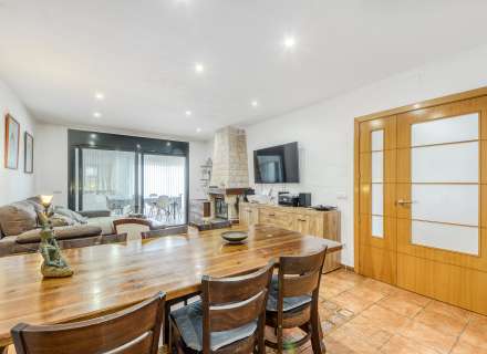 Calidez y tranquilidad es lo que ofrece esta amplia vivienda.8