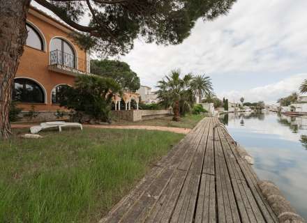 Casa exclusiva amb amarrador de 30 metres a Empuriabrava21