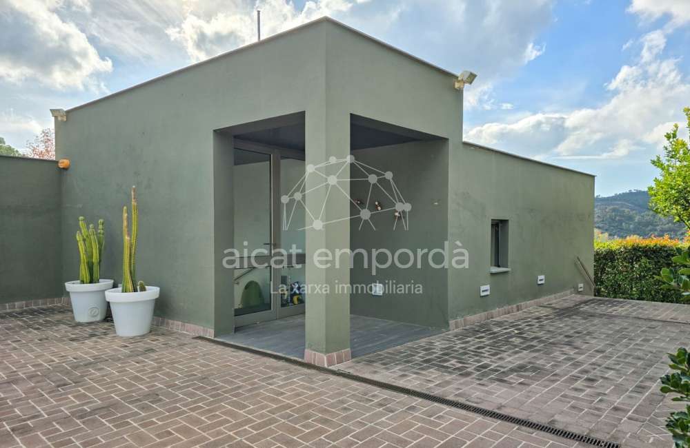 Casa de alto standing en La Jonquera: lujo entre montañas con piscina privada climatizada y vistas espectaculares88