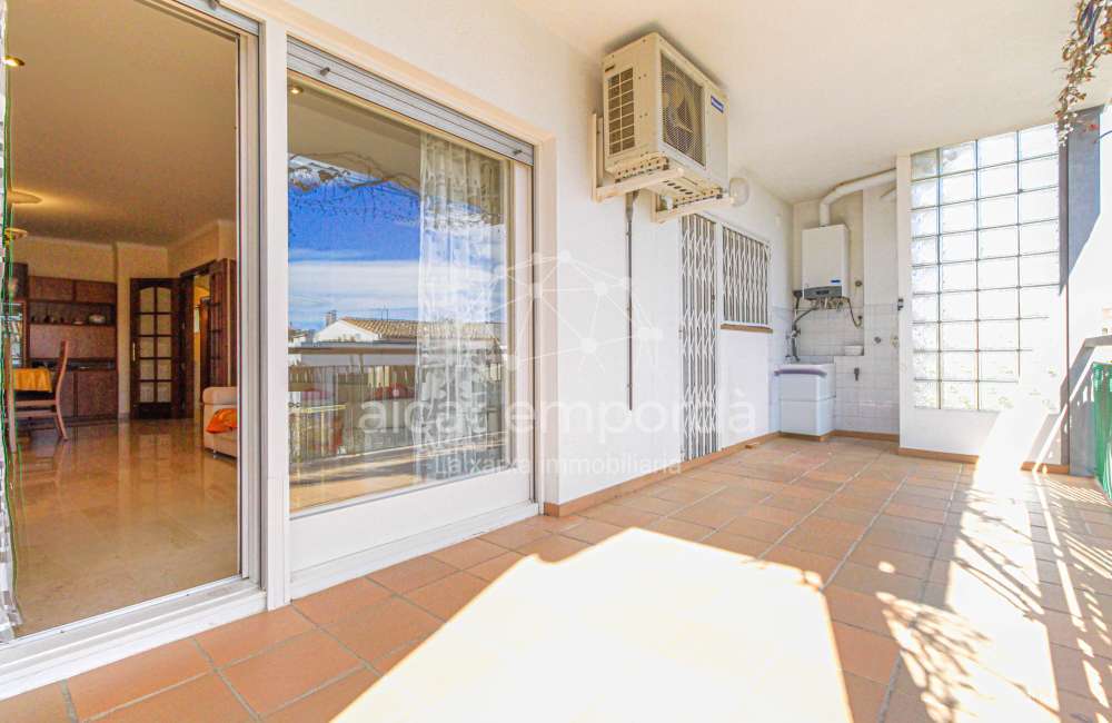 ¿Buscas una casa en Figueres con dos viviendas independientes?20