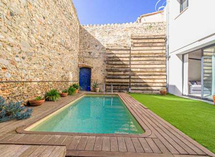 Busques un pis en planta baixa a Sant Pere Pescador on combinar comoditat, llum i qualitat de vida?24