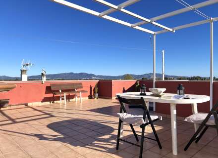 Àtic dúplex amb terrassa i pàrquing envoltat de natura.31