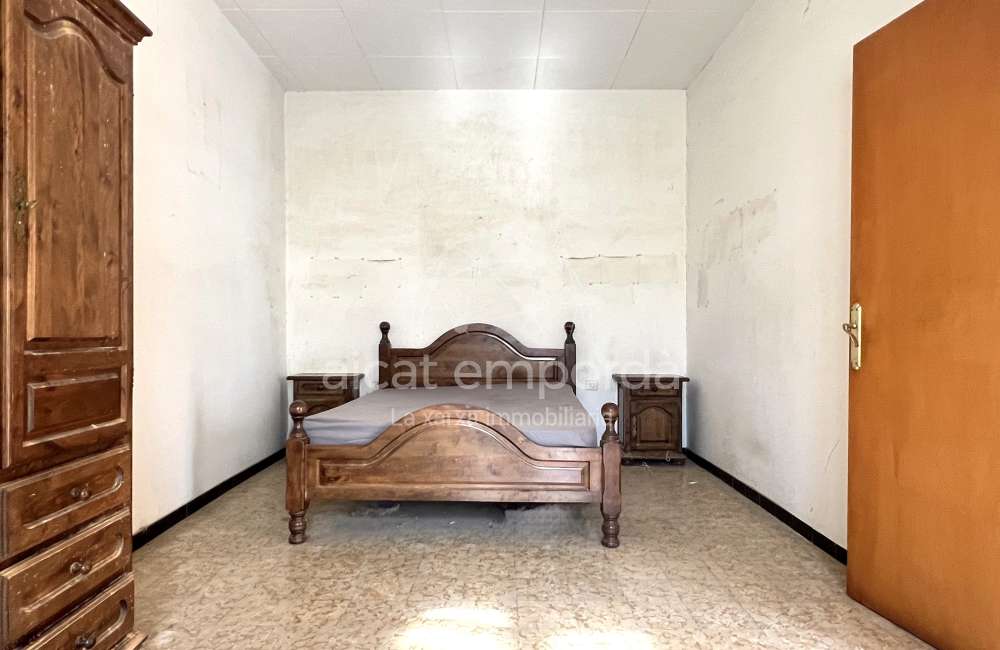 Maison de ville à rénover dans le village de l'Armentera, Alt Empordà.35