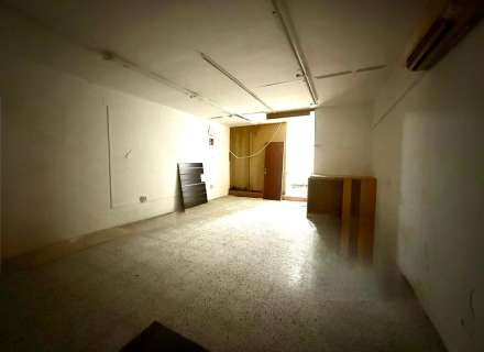 Edificio en venta en Figueres (Calle Peralada).10