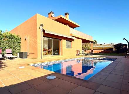 Superbe maison individuelle avec piscine, à 10 minutes de Figueres.0