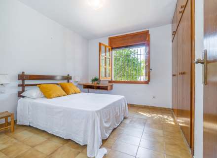 Maison/villa individuelle de style rustique, située à Bon Relax, à Sant Pere Pescador, à 1 km de la mer.18