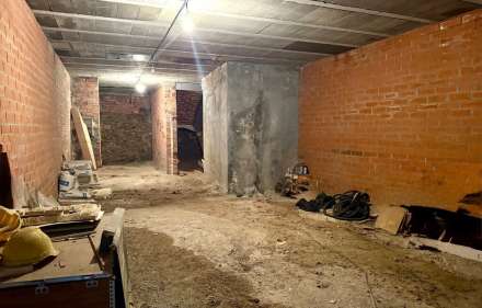 Casa adossada a reformar a figueres amb projecte (c/calçada de tapis nº7).