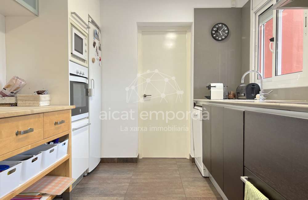 Excellente maison avec piscine privée dans un quartier très calme de Sant Pere Pescador.14