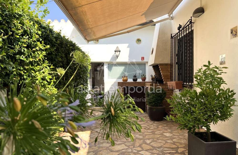 Encantadora casa de planta baja con jardín en l’Armentera6