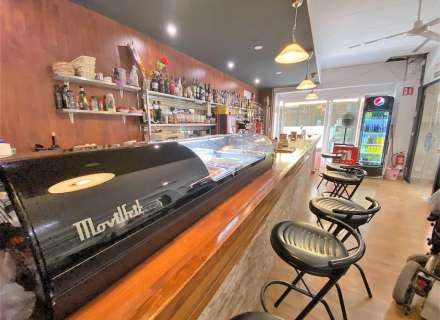 En traspàs BAR en ple rendiment al centre de Torroella.0