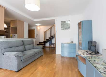 Spectacular duplex with 3 bedrooms plus a study and a 120m² terrace.5