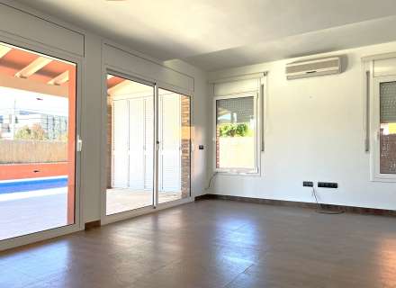 Excel · lent casa amb piscina privada en una zona molt tranquil · la a Sant Pere Pescador.10