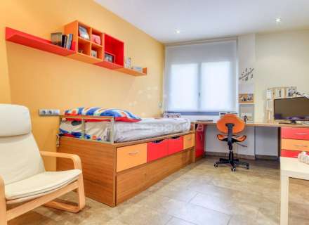 A Sta Llogaia privacitat, llum natural, espai a l’aire lliure... 396 m2 útils més 400 m2 de terreny 100% edificable.15