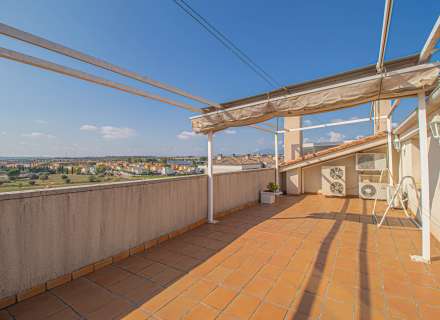 Dúplex situado en la zona de la Creu de la Mà2