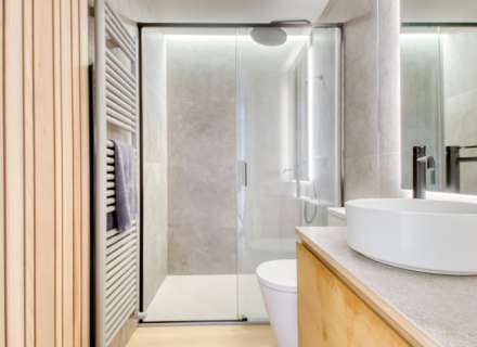 Apartment on the seafront. Avda De Rhodes26
