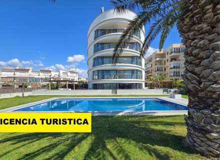 Ático en 1º línea con solárium, preciosas vistas y licencia turística.0