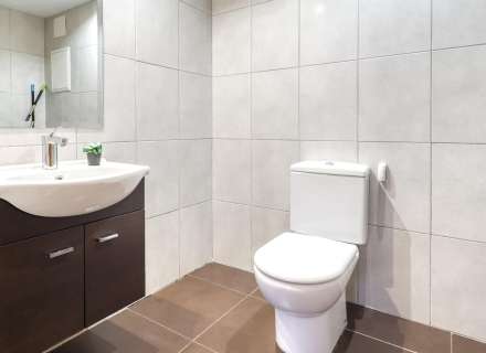 Amb llicencia Turística. Edifici Panna. Avda Salvador Dalí.33