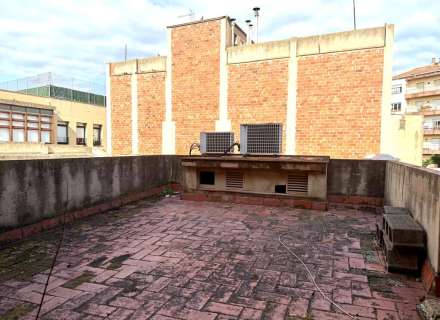 Edificio en venta en Figueres (Calle Peralada).14