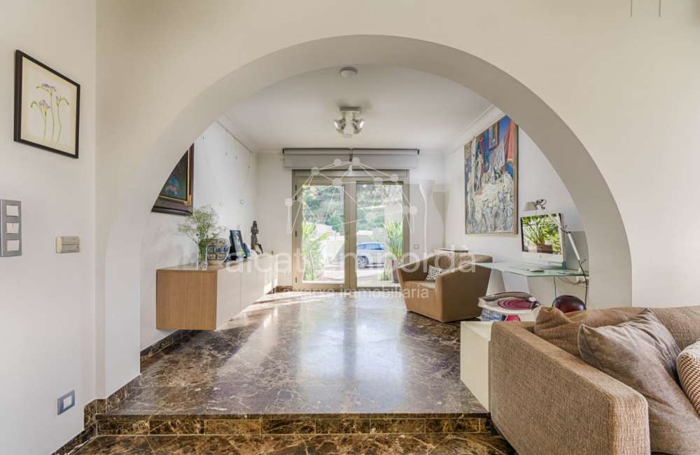 Casa de alto standing en La Jonquera: lujo entre montañas con piscina privada climatizada y vistas espectaculares6