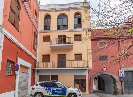 Venda d'EDIFICI COMPLET al centre de LA JONQUERA.4