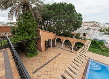 Casa exclusiva amb amarrador de 30 metres a Empuriabrava56