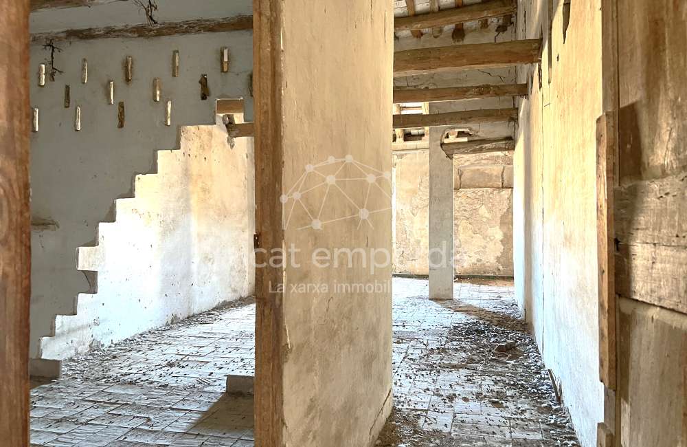 Maison de ville à rénover dans le village de l'Armentera, Alt Empordà.39