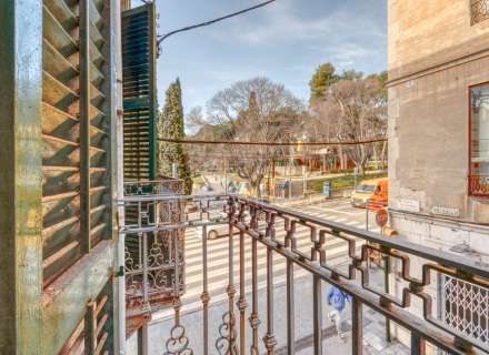 Building ideal for a small hotel, shopping center, or apartment building. Figueres Center. We have a summary of the current plan (PGOU).12