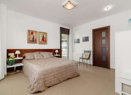 Magnifique maison moderne à Pau, située dans un quartier calme et privé de la Costa Brava.35