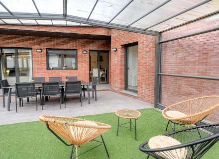 Amb llicencia Turística. Edifici Panna. Avda Salvador Dalí.7