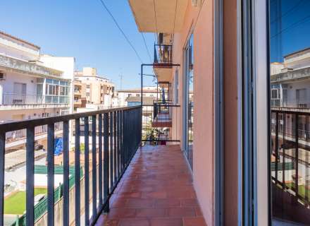 Grand appartement à vendre à Figueres – quartier Creu de la Mà, idéal pour les familles.20