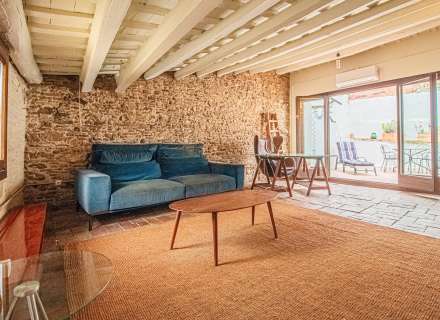 Busques una autèntica casa d’estil rústic en ple casc antic de Castelló d’Empúries?29