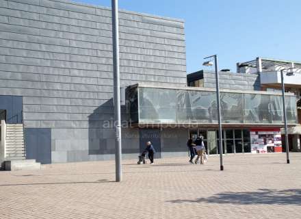 Gran apartament de 3 dormitoris amb boniques vistes a la muntanya a minuts de la platja.32