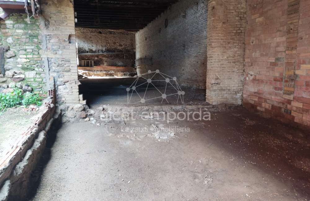 Entrepôt résidentiel urbain à Vilanova de la Muga.8