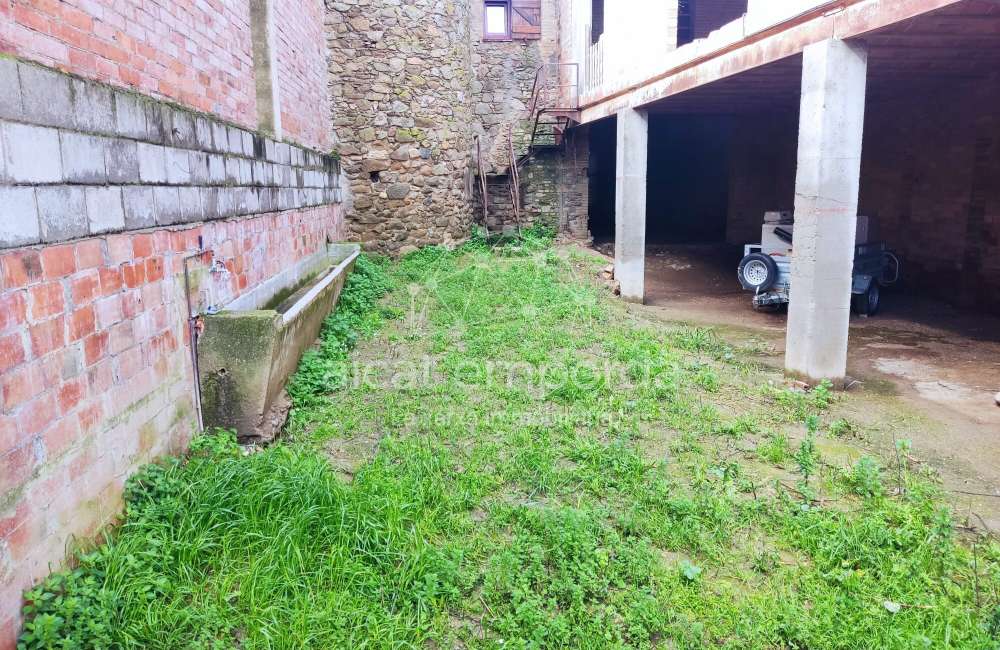 Entrepôt résidentiel urbain à Vilanova de la Muga.7