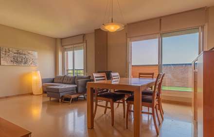Vous cherchez un appartement avec terrasse, lumière naturelle et vue à figueres ?
