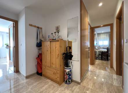 Àtic dúplex amb terrassa i pàrquing envoltat de natura.0