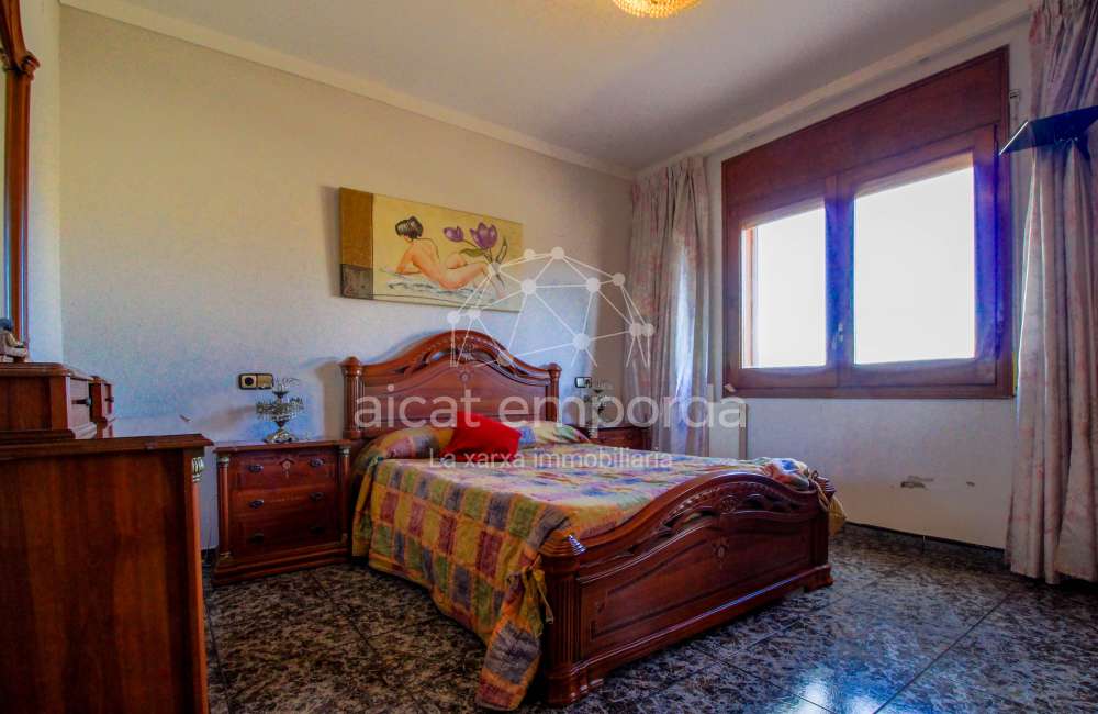 Casa cantonera amb gran terrassa i garatge a Cabanes30