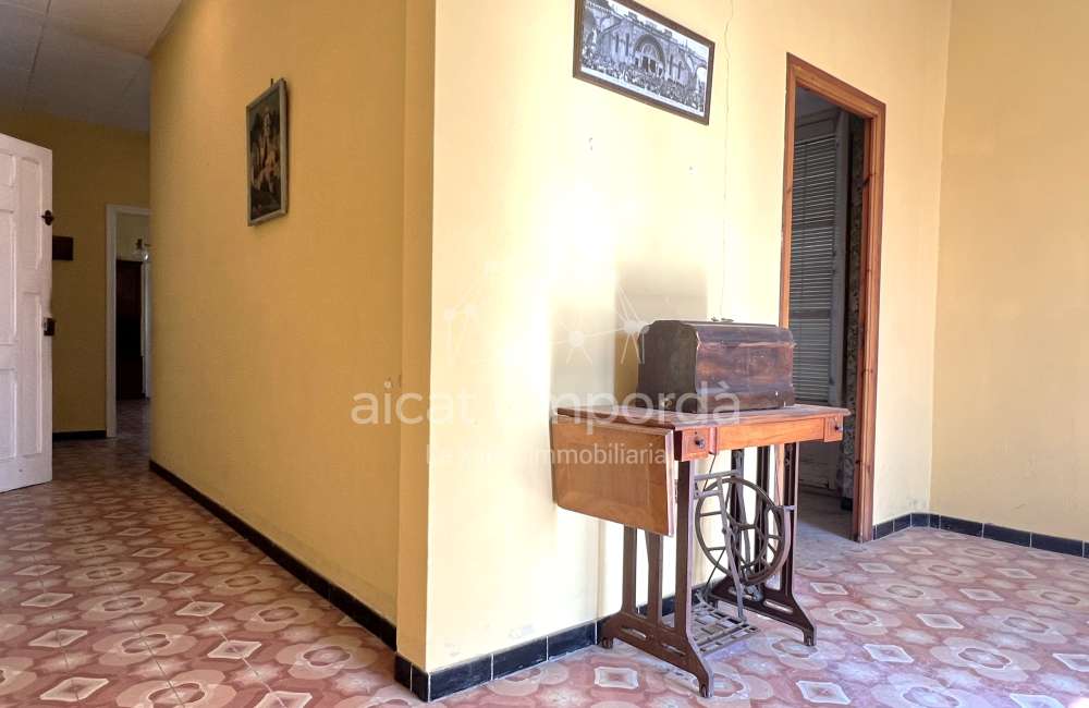 Maison de ville à rénover dans le village de l'Armentera, Alt Empordà.29