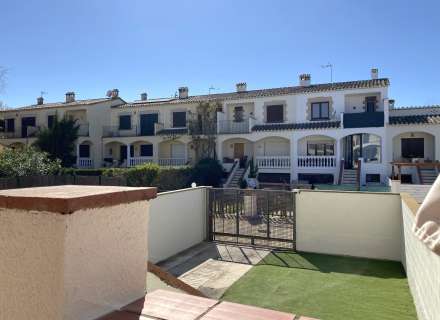 Casa adossada a prop del mar a la Urb. Amfora, Sant Pere Pescador9