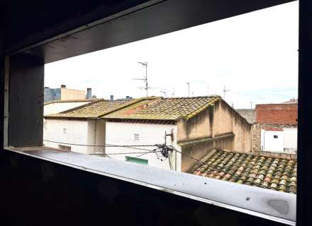 Casa adossada a reformar a Figueres amb projecte (C/Calçada de Tapis nº7).5