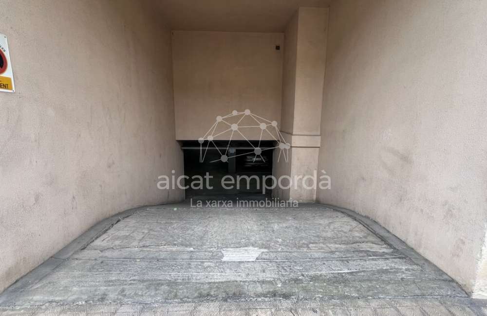 Es ven plaça de pàrquing al centre de Figueres3